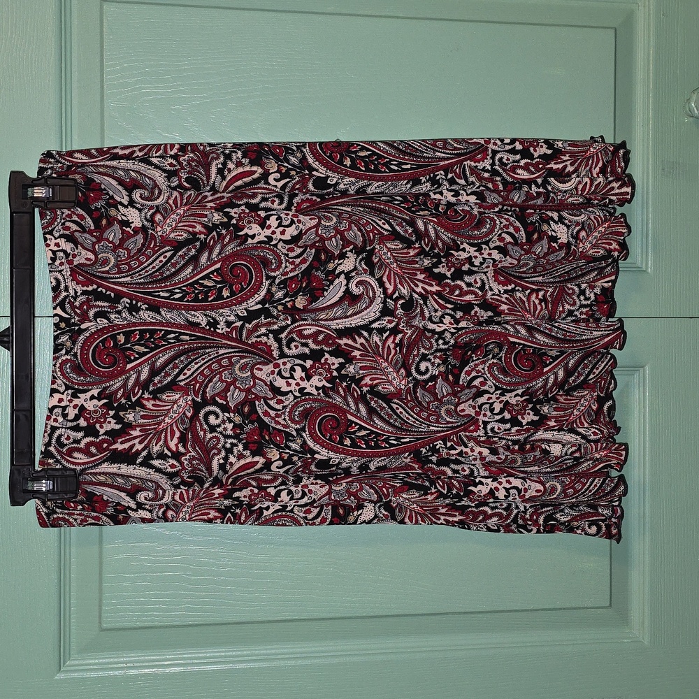 Cutest Paisley knit Skirt (Size M) by Briggs New York in red/black/white - Picture 6 of 7